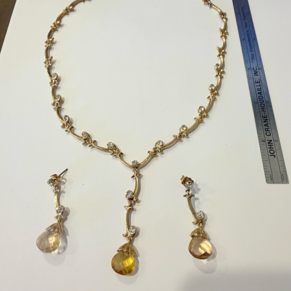 Gold Tone Crystal Accent Faceted Amber-Color Teardrop Y-Necklace and Dangle - Picture 3 of 4